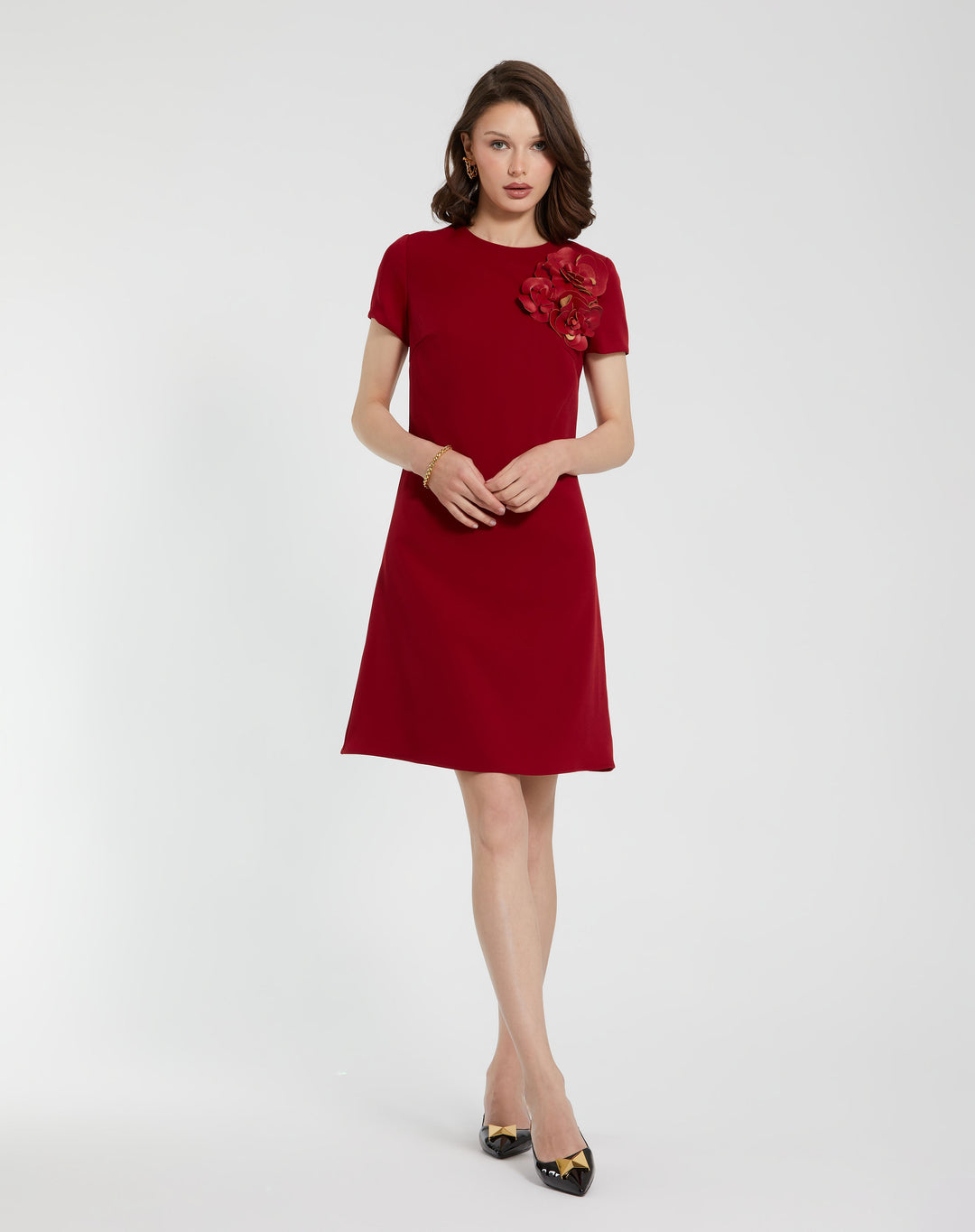 Mac Duggal - Red Crepe Cap Sleeve Mini Dress With 3D Flower Details - Garnet / XS Mac Duggal - Red Crepe Cap Sleeve Mini Dress With 3D Flower Details - Garnet / XS